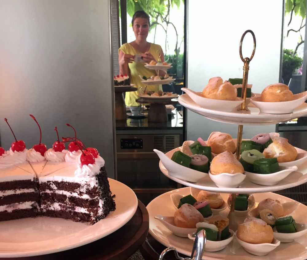 Il buffet dei dolci nella lounge Club Room all'hotel Amara Bangkok