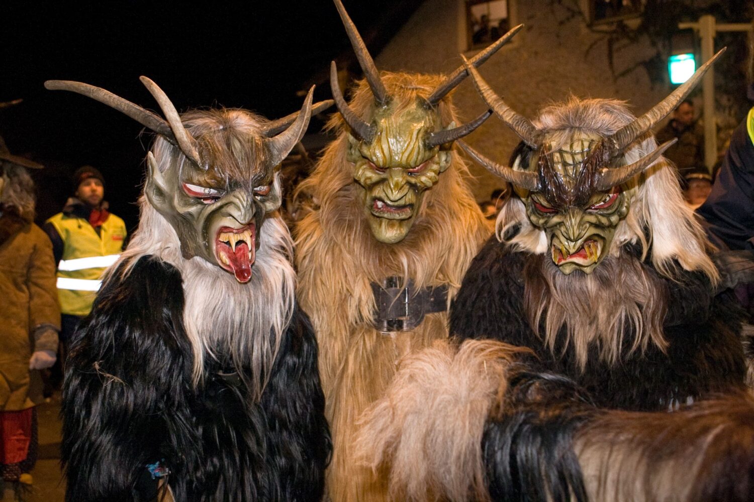 I Krampus, tradizionali figure natalizie di Alto Adige, Friuli Venezia Giulia e regioni limitrofe