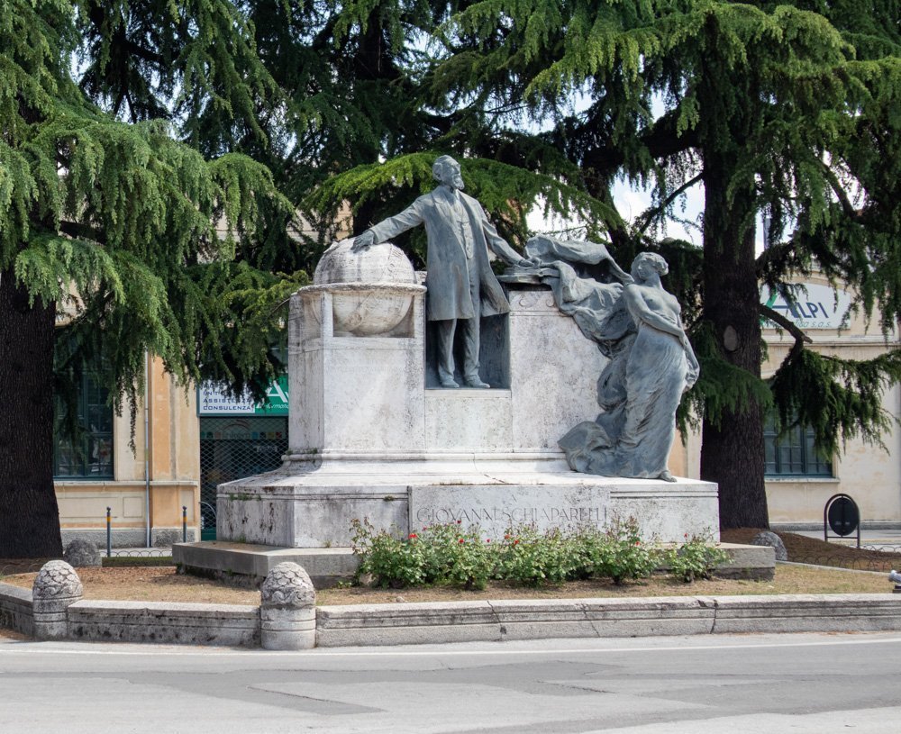 Monumento all'astronomo Giovanni Schiaparelli a Savigliano