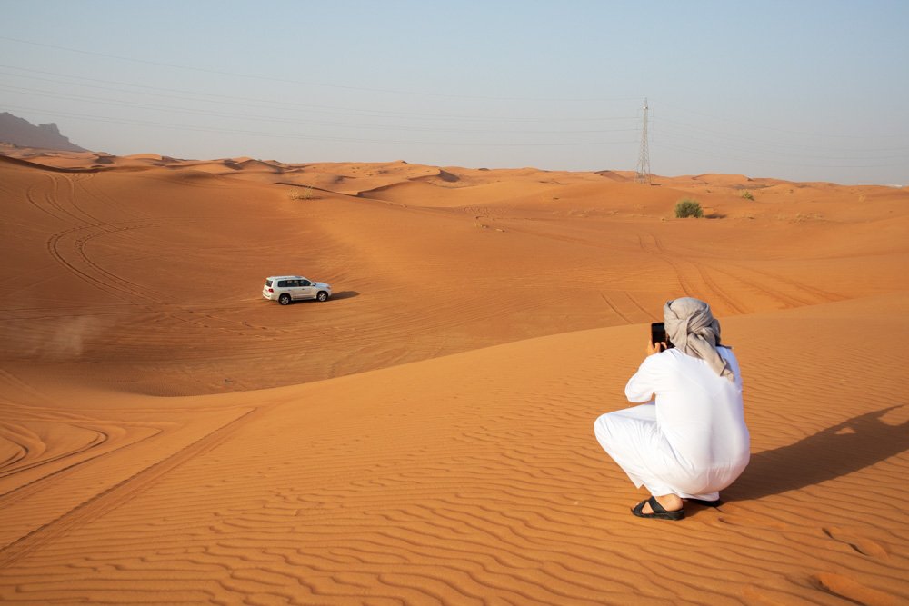 Dune bashing nel deserto di Sharja negli Emirati Arabi Uniti