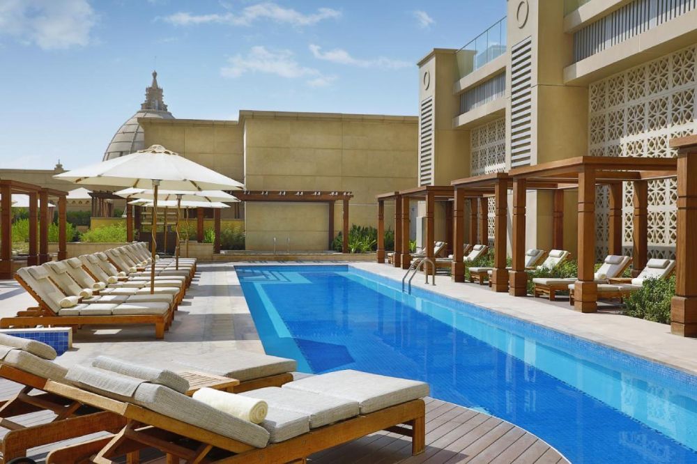 Una delle piscine sul terrazzo dell'hotel Hilton Dubai Al Habtoor City