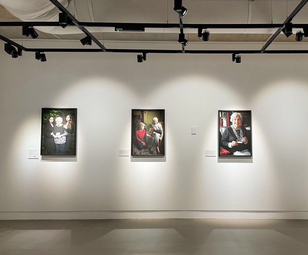 Mostra Generations: Portraits of Holocaust Survivors alla Royal Photographic Society di Bristol