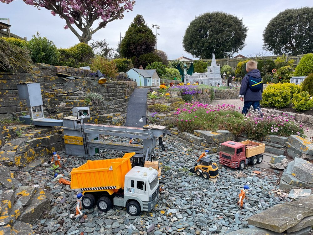 Il baby blogger in giro per il Merrivale Model Village di Great Yarmouth