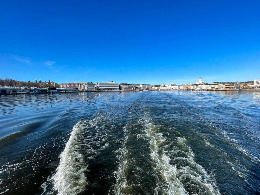 Sul traghetto Helsinki-Suomelinna