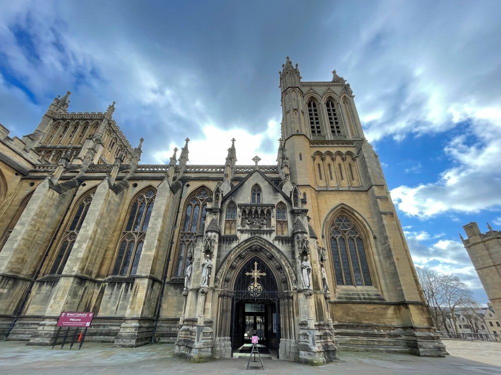 Facciata esterna laterale della Cattedrale di Bristol