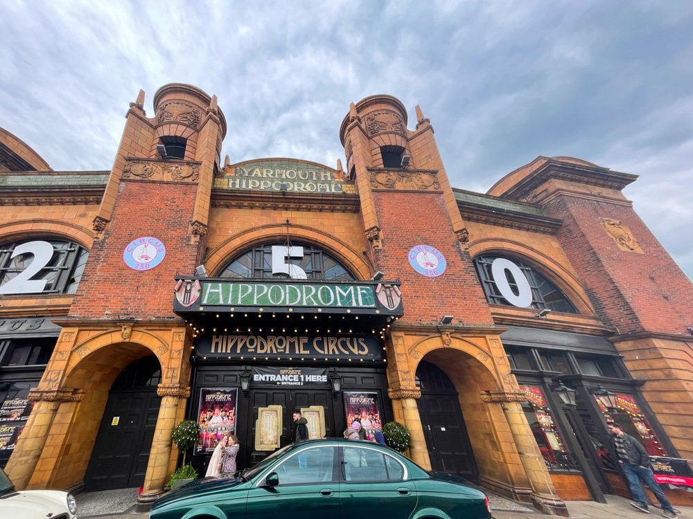 Facciata del teatro Hippodrome Circus di Great Yarmouth