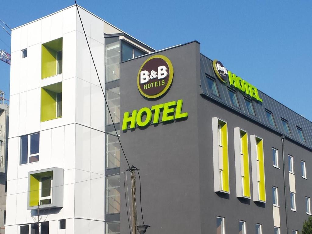 Facciata dell'hotel B&B a Bobigny