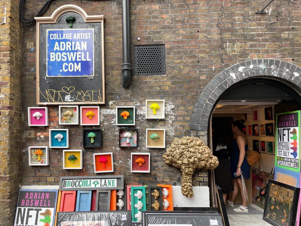 La galleria dell'artista Adrian Boswell nel quartiere di Brick Lane, Londra
