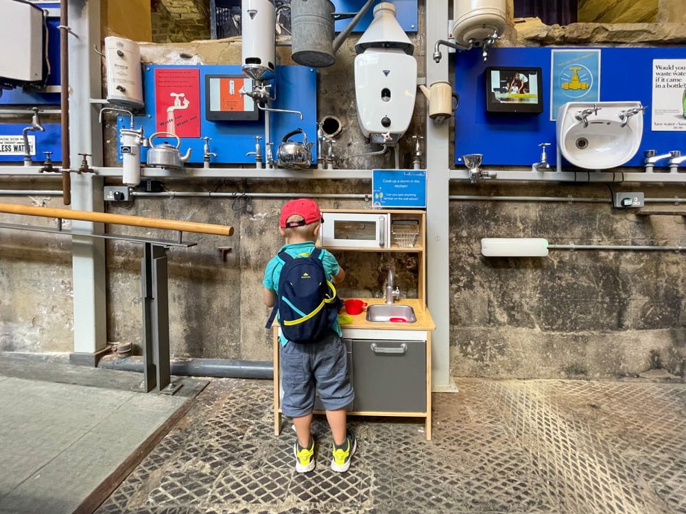 Figlio di Paola Bertoni alla Waterworks Gallery del London Museum of Water & Steam