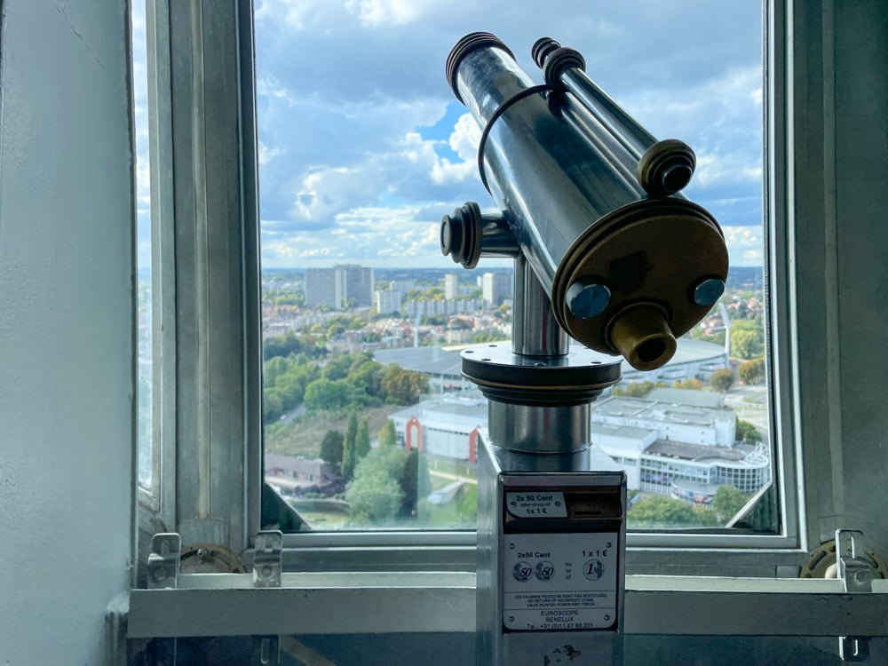 Cannocchiale nella sfera panoramica dell'Atomium di Bruxelles