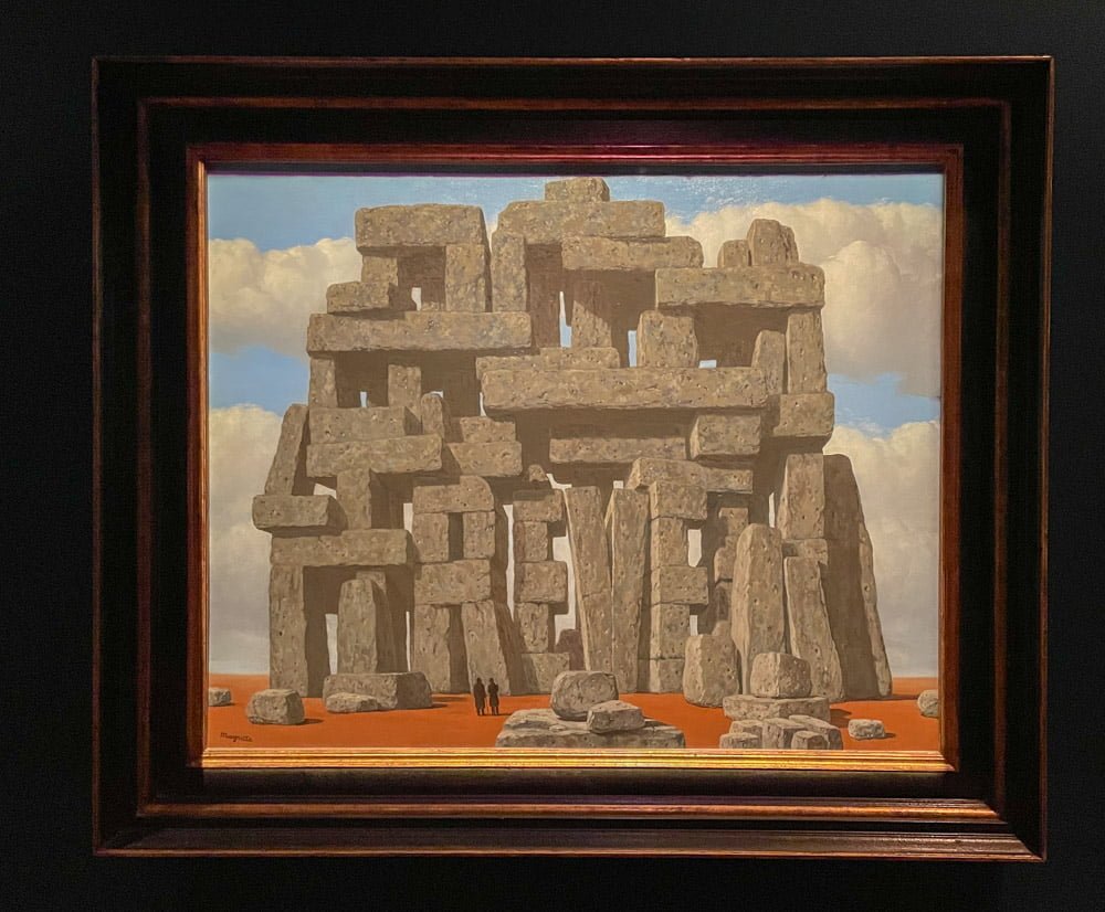 Dipinto della serie L'art de la conversation - L'arte della conversazione - esposto al Museo Magritte di Bruxelles