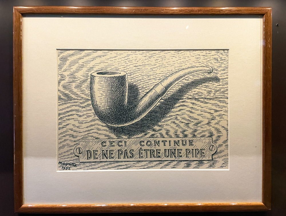 Pipa della serie La trahison des images - Il tradimento delle immagini - esposta al Museo Magritte di Bruxelles