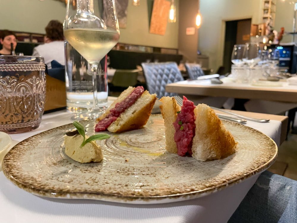 Tartare di manzo all'Osteria Sentieri di San Miniato
