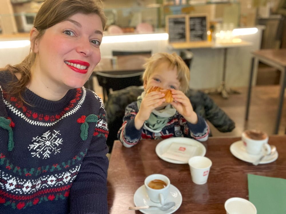 Paola Bertoni e bimbo al Mercato Centrale di San Miniato