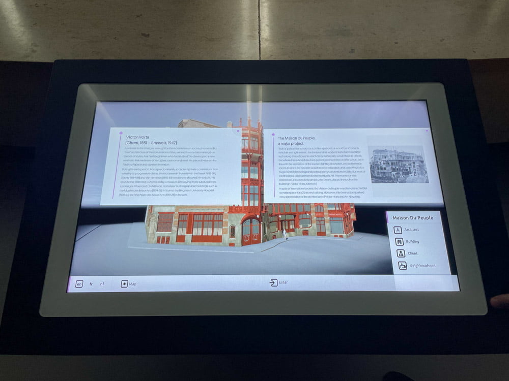 Installazione touchscreen sull'architettura Art Nouveau di Bruxelles al Museo Fin-de-Siècle