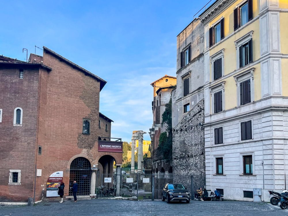 L'edificio che ospita il Museo della Shoah nel Ghetto di Roma