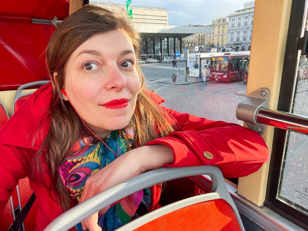 Paola Bertoni sull'autobus turistico panoramico Omnia Vatican a Roma