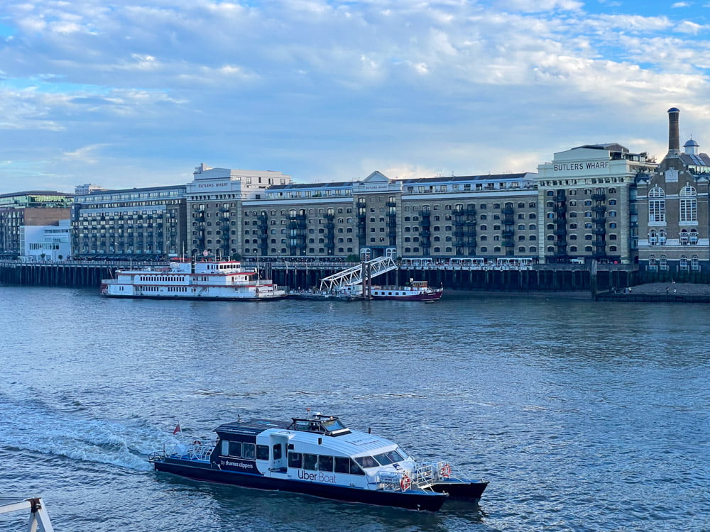 Battello Uber Boat by Thames Clippers sul Tamigi