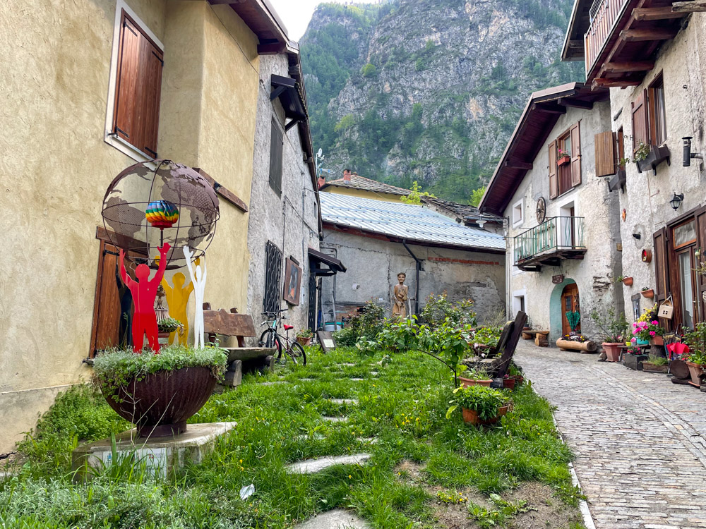 Centro del borgo di Laux, frazione di Usseaux