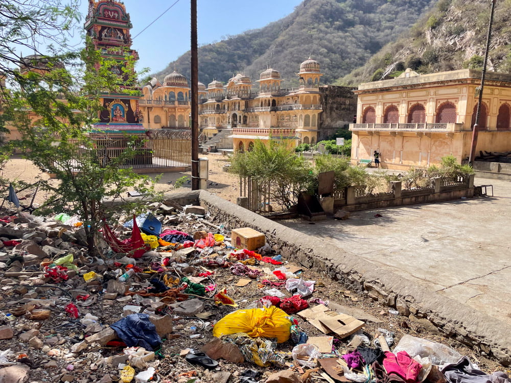 Immondizia al Tempio di Galtaji, vicino a Jaipur