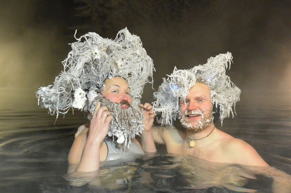 International Hair Freezing Contest alle Takhini Hot Springs nello Yukon