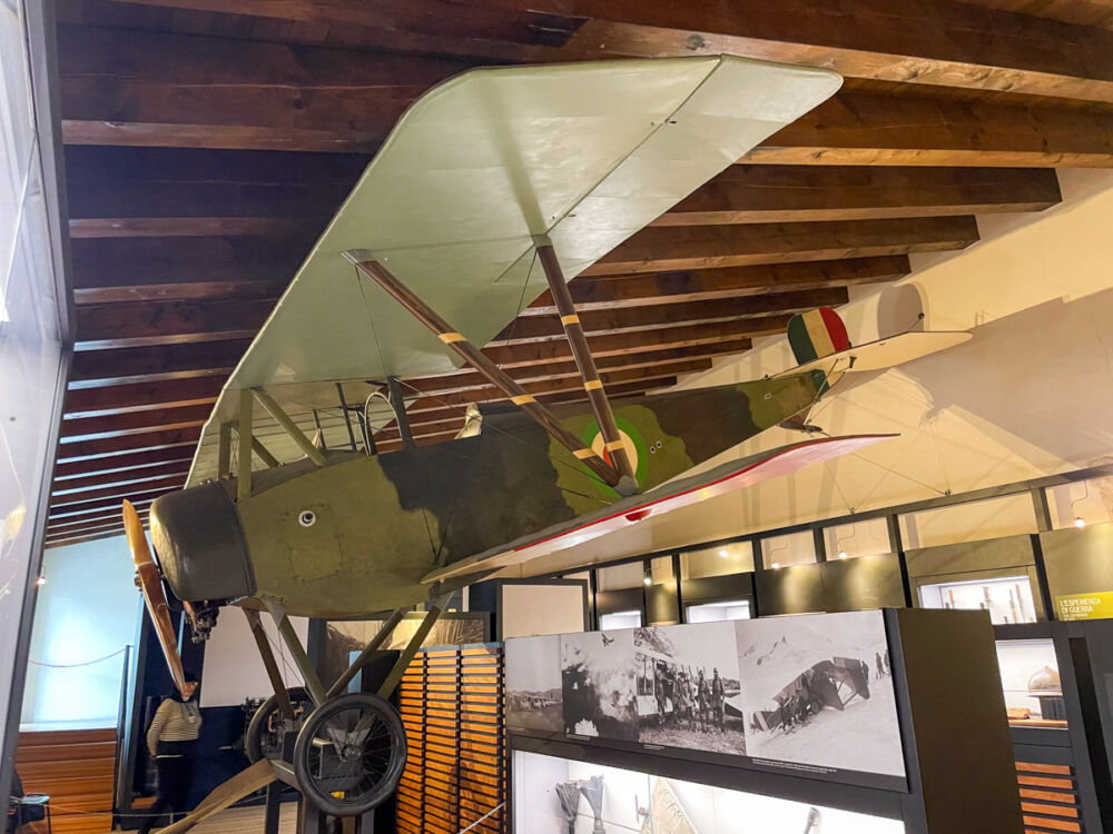 Biplano Nieuport-Macchi Ni.10 utilizzato durante la prima guerra mondiale