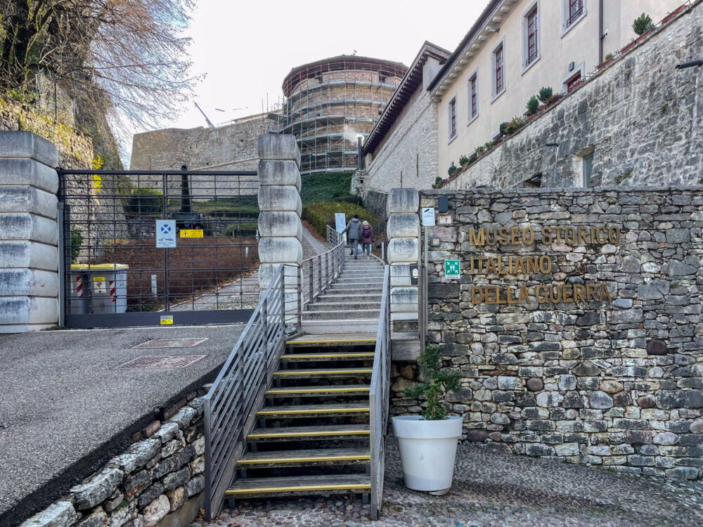 Ingresso del Museo Storico della Guerra nel Castello di Rovereto
