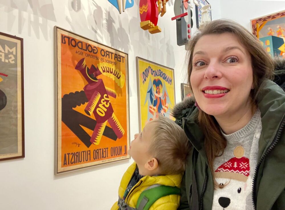 Paola Bertoni e figlio alla Casa d'Arte Futurista Depero a Rovereto