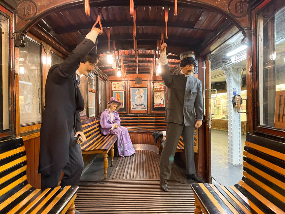 Carrozza storica della metropolitana di Budapest esposta nell'Underground Railway Museum
