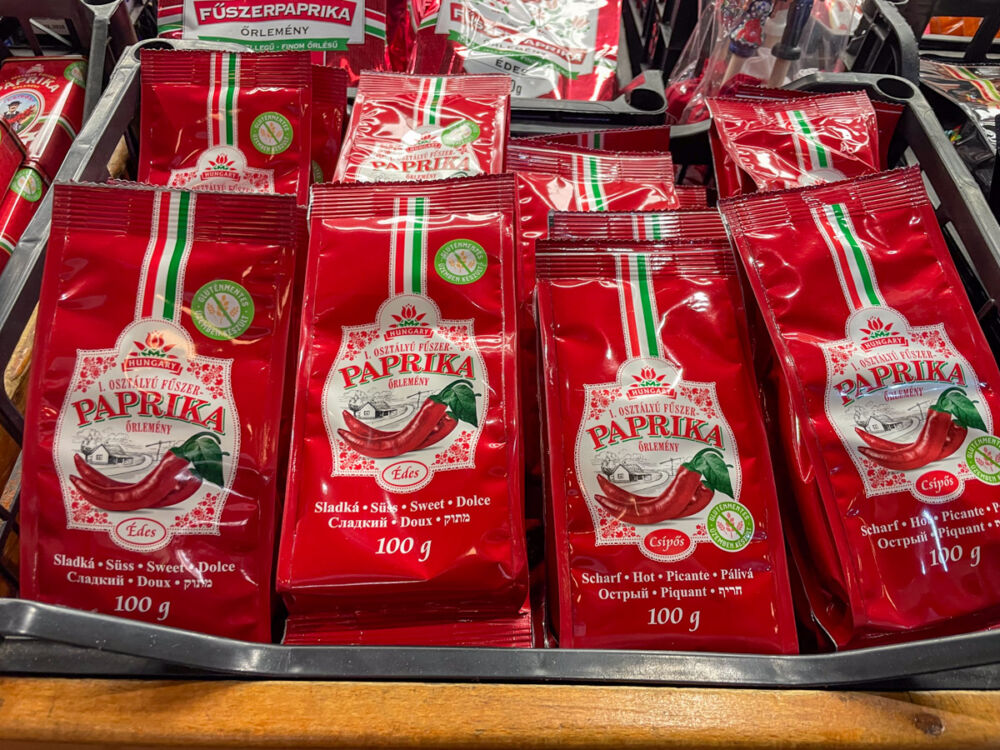 Paprika in vendita al Mercato Centrale di Budapest