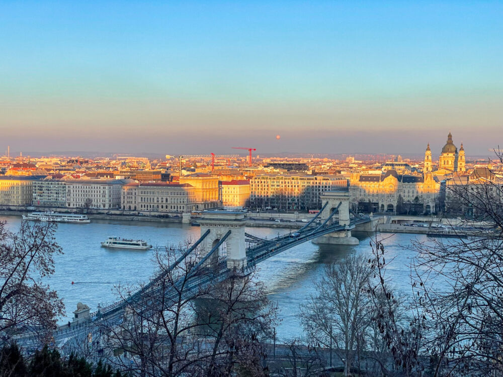 Il Ponte delle Catene di Budapest visto dalla Collina del Castello di Buda