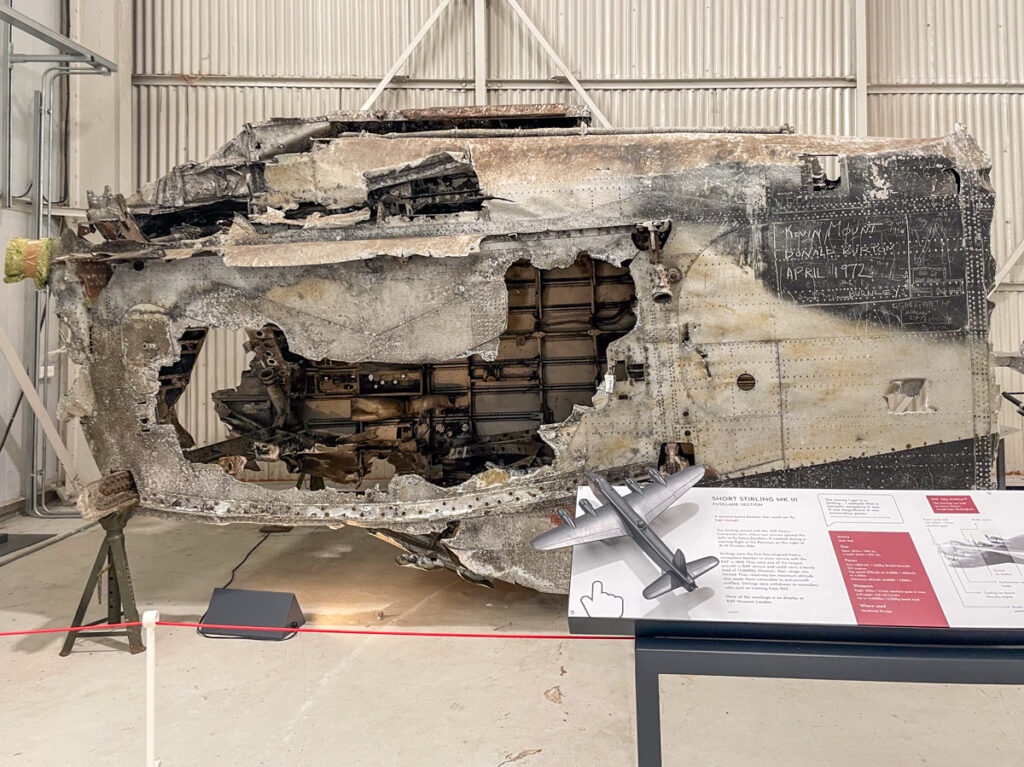 Sezione della fusoliera di un bombardiere Short Stirling al Royal Air Force Museum Midlands