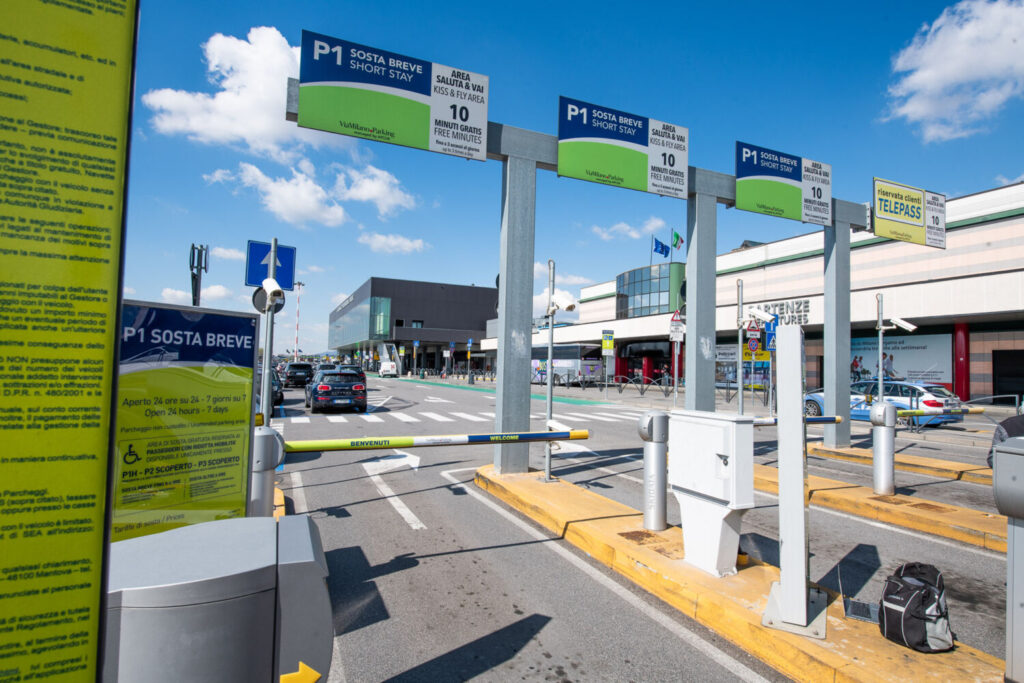 Accesso al parcheggio P1 dell'aeroporto di Bergamo Orio al Serio