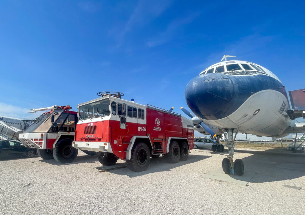 Camion dei pompieri al Museo dell'Aviazione Aeropark di Budapest
