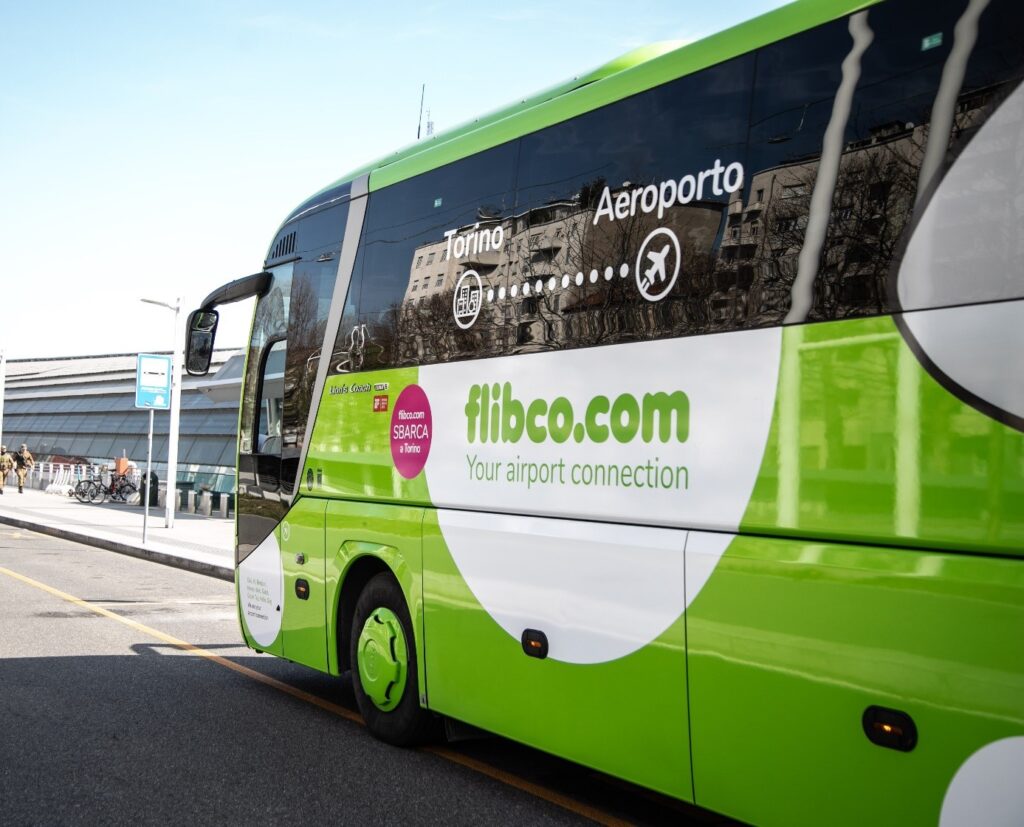 Autobus Flibco che copre la tratta Torino-Aeroporto