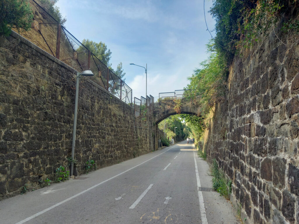 La Pista Ciclabile del Ponente Ligure lungo il tracciato della linea ferroviaria Genova-Ventimiglia