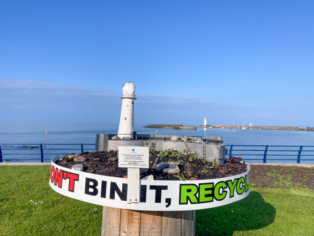 Arte urbana in un parco sul lungomare a Donaghadee, Irlanda del Nord