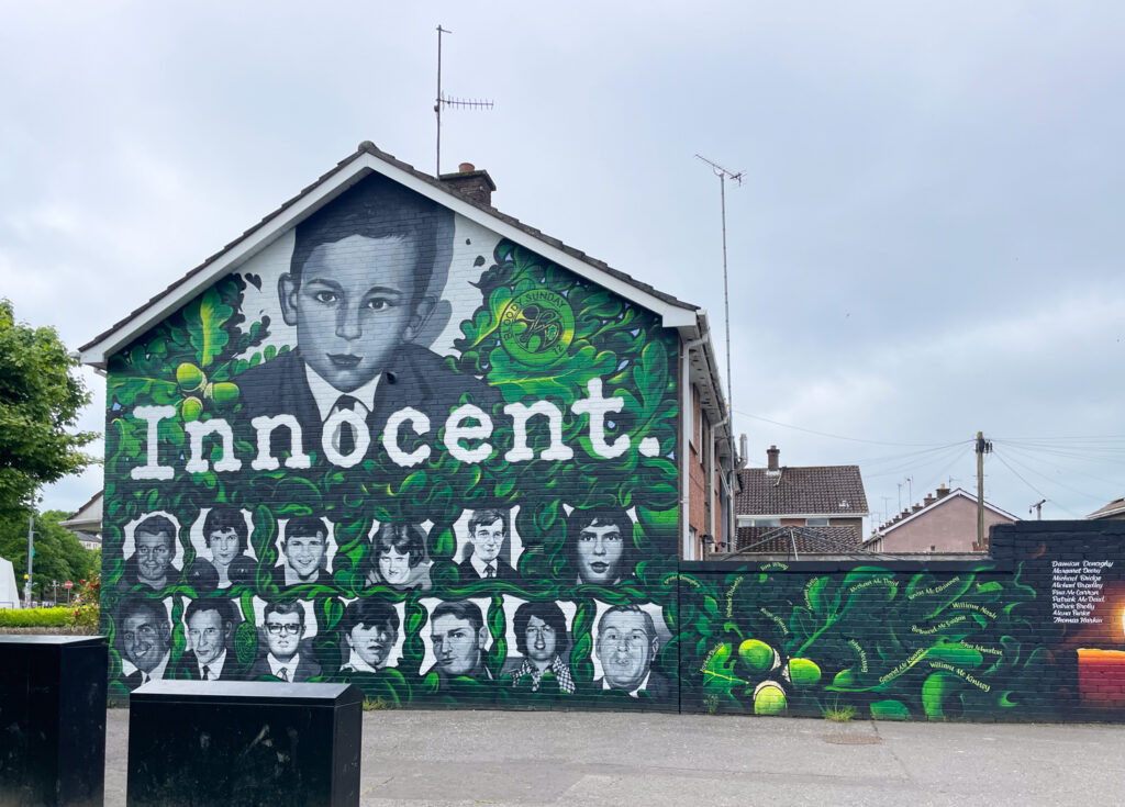 Murale sulle vittime del Bloody Sunday nel quartiere Bogside, Derry