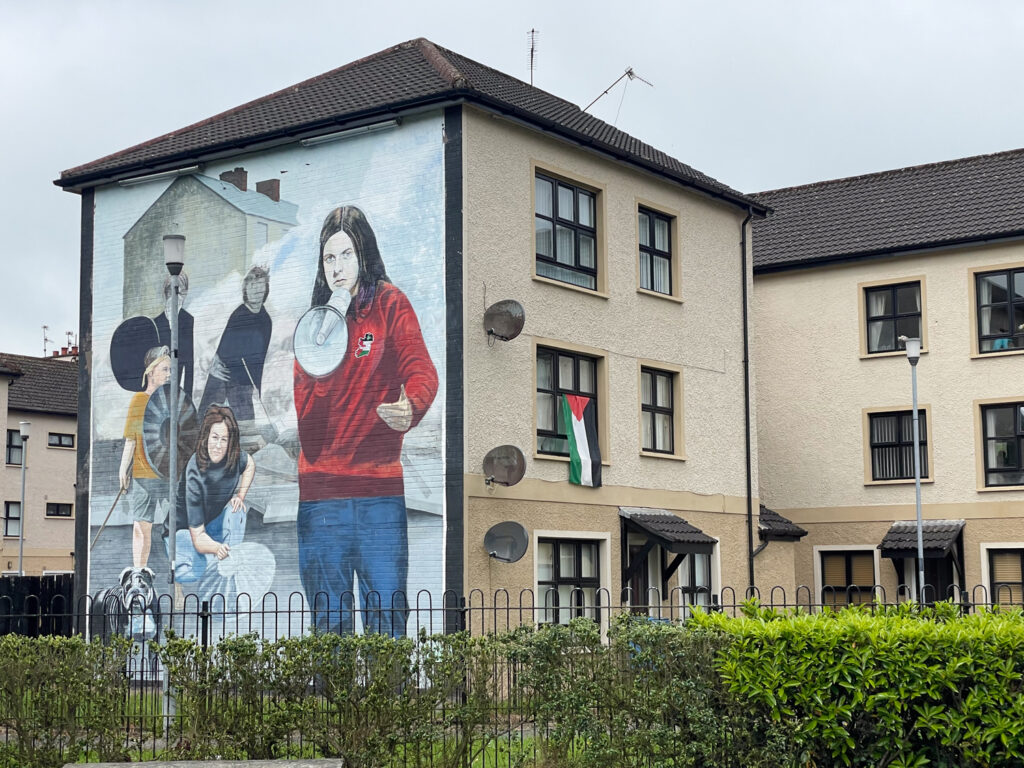 Murale nel quartiere Bogside di Derry, Irlanda del Nord