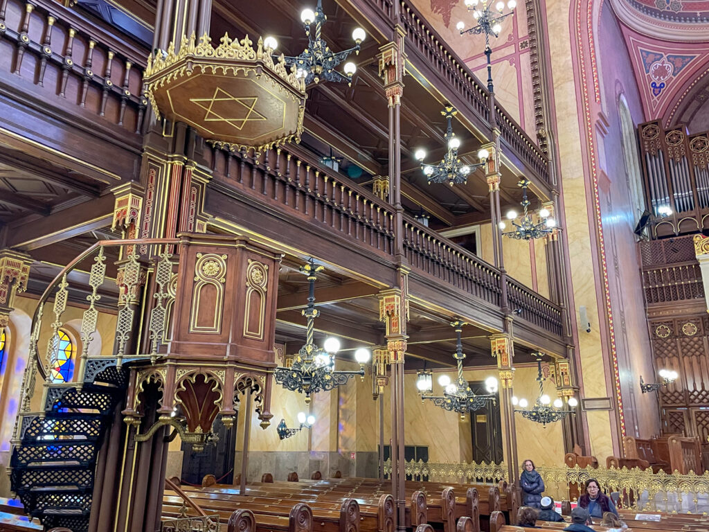 Pulpito laterale nella Grande Sinagoga di via Dohány a Budapest