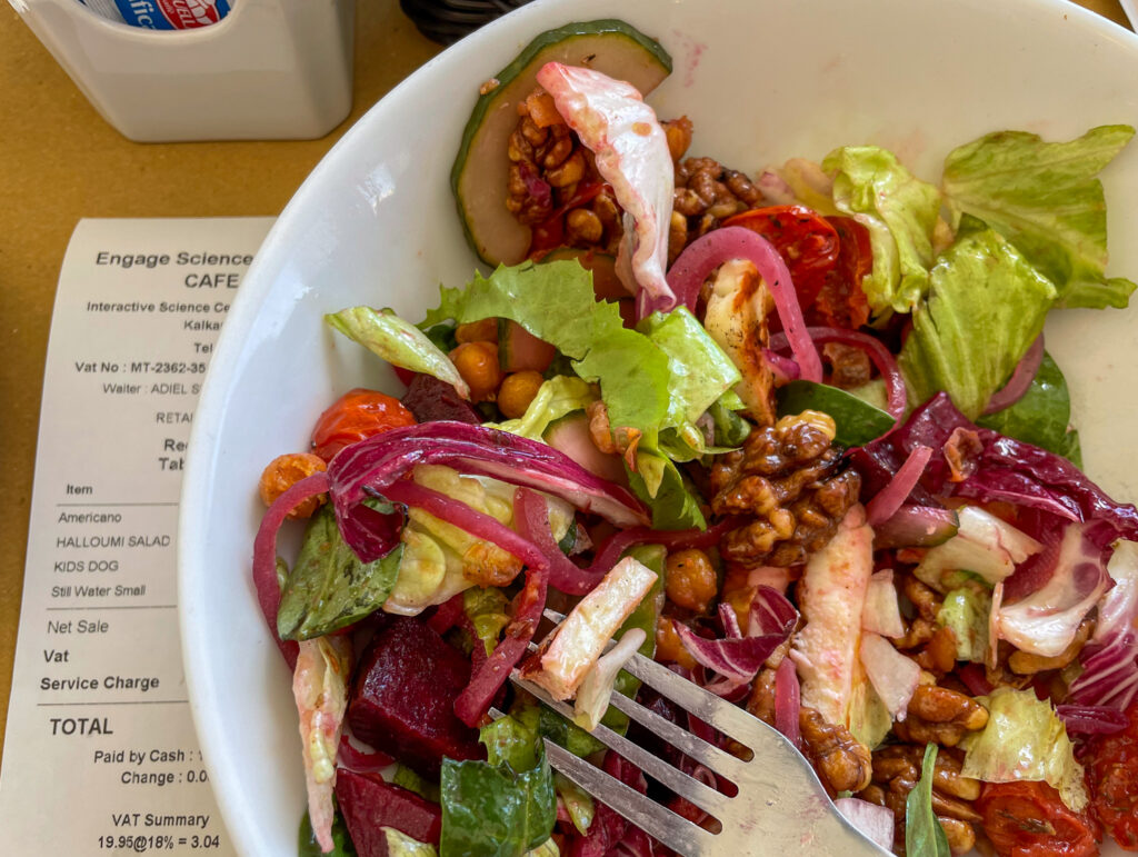 Pranzo all'EsploraCafé, la caffetteria del museo della scienza Esplora a Malta