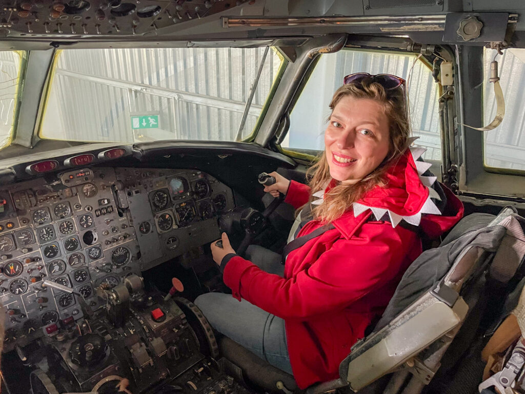 Paola Bertoni nel cockpit del BAC 1-11 al Malta Aviation Museum