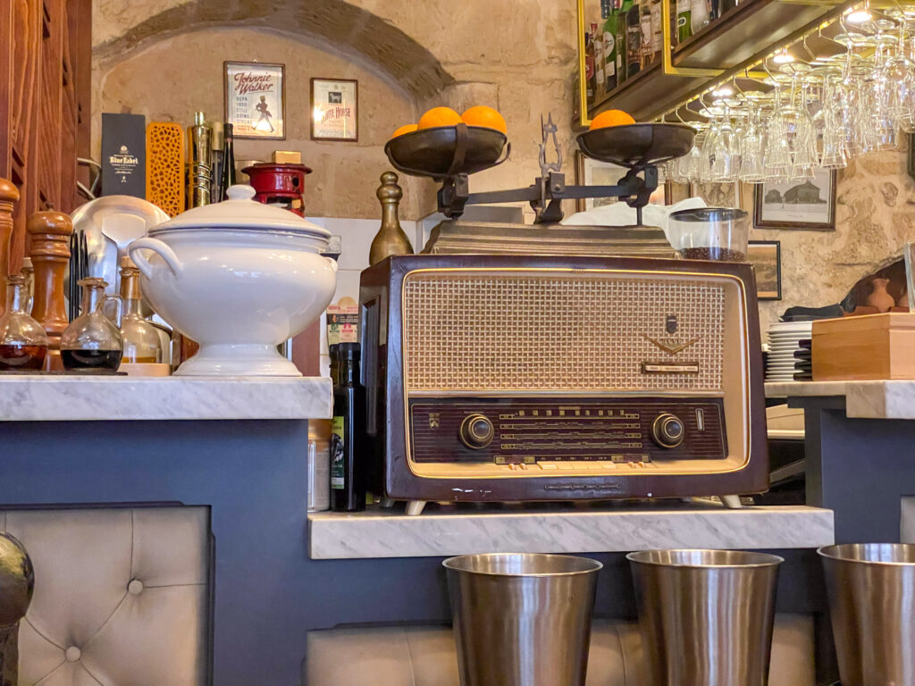 Interno del ristorante Angela’s Valletta