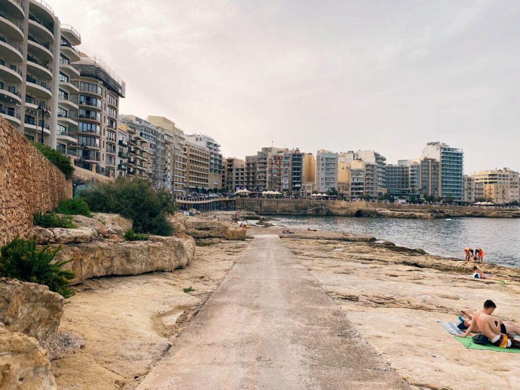 Spiaggia di Sliema a Malta