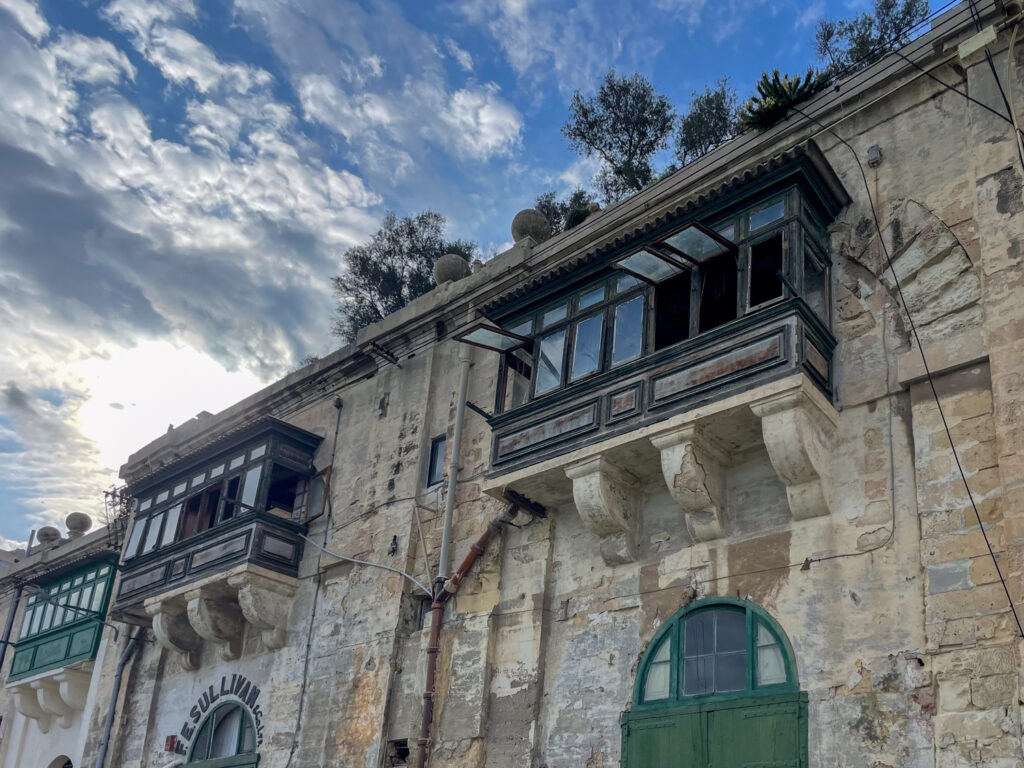 I tradizionali balconi maltesi in legno a La Valletta