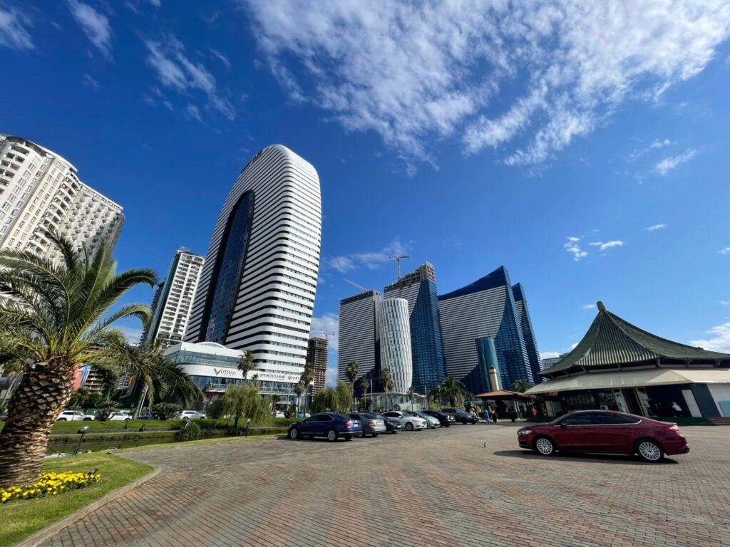 Batumi moderna con grattacieli