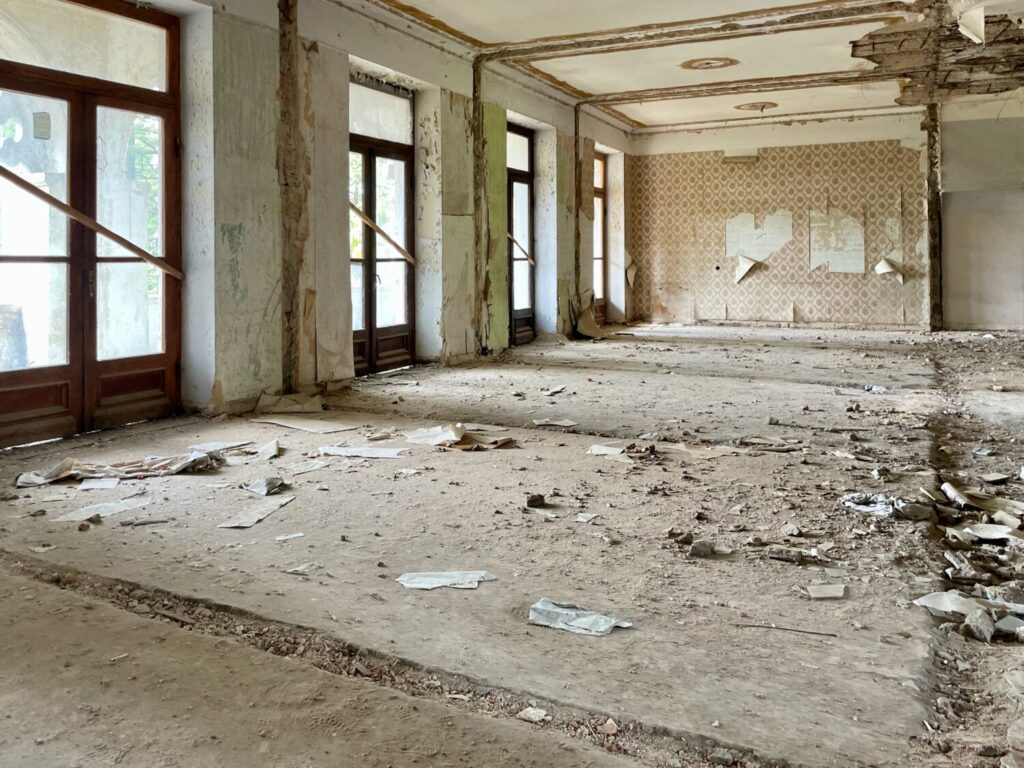 Rovine delle stanze del Sanatorio Imereti a Tskaltubo