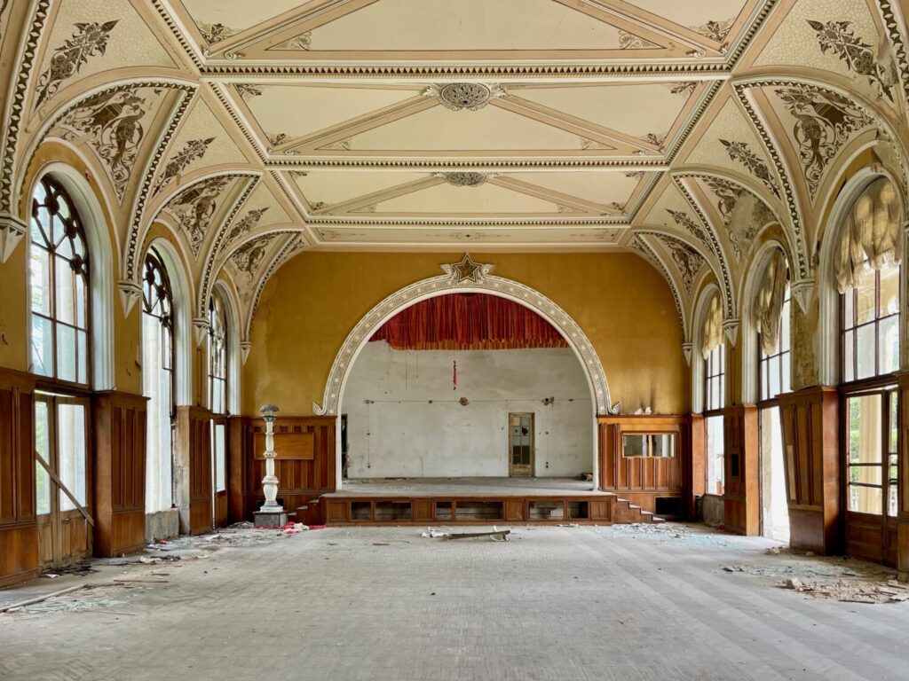 Teatro del Sanatorio Imereti a Tskaltubo