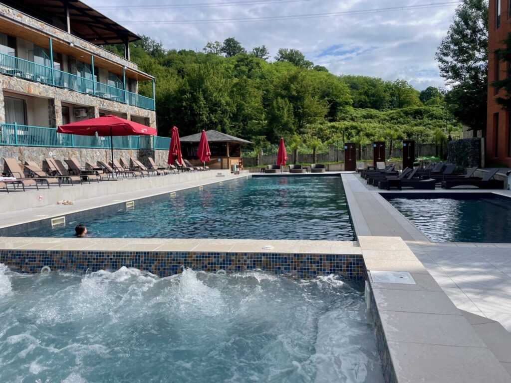 Piscine e idromassaggio dello Tskaltubo Epic Hotel & Spa