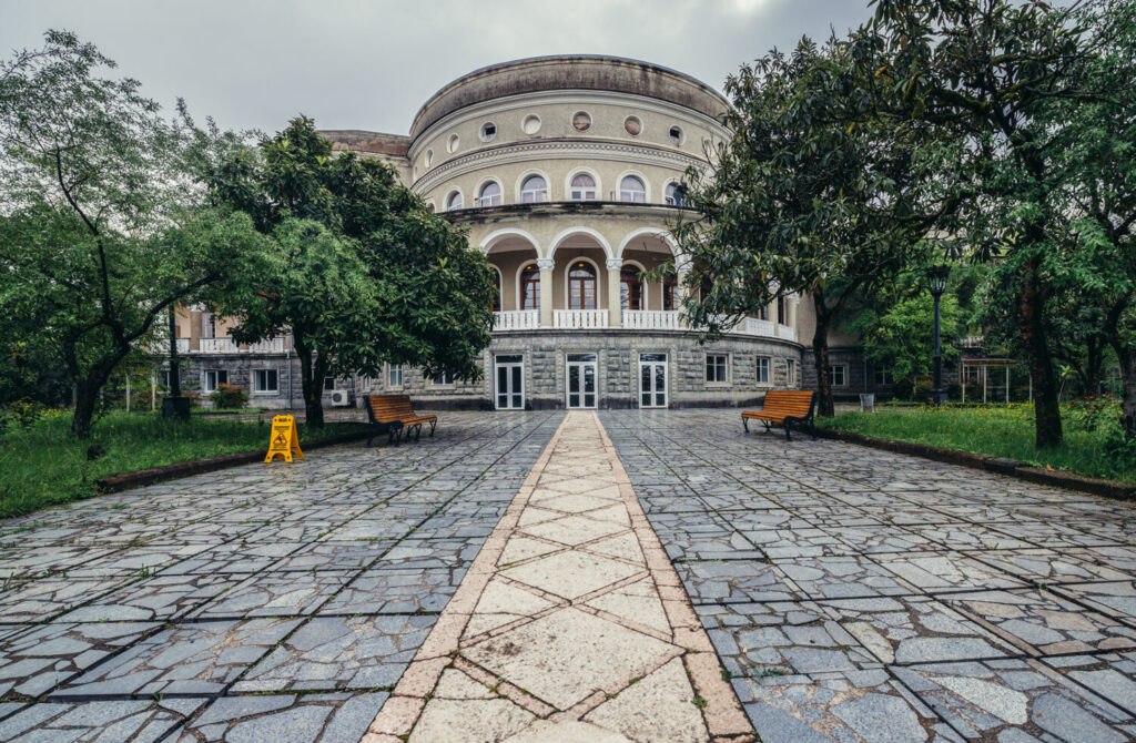 Edificio dell'ex resort del Ministero della Difesa dell'URSS, oggi Tskaltubo Spa Resort